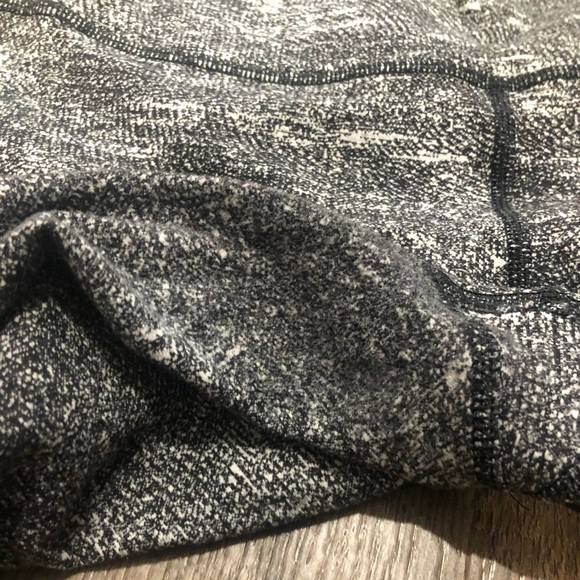 lululemon Wunder Under HR Crop - size 8 - Picture 5 of 5